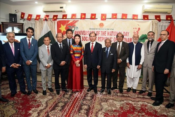 越南驻巴基斯坦大使馆在首都伊斯兰堡隆重举行国庆节79周年庆祝活动。 越南驻巴基斯坦大使馆在首都伊斯兰堡隆重举行国庆节79周年庆祝活动。