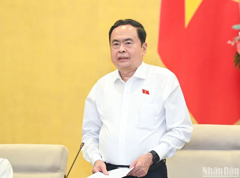 越南国会主席陈青敏主持会议并致开幕辞。 越南国会主席陈青敏主持会议并致开幕辞。