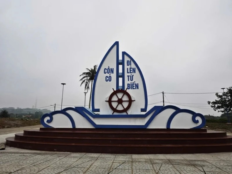 力争将旅游业打造成为经济尖端产业，2024年，草洲岛力争吸引9500至10000名游客，旅游收入达约60万美元。