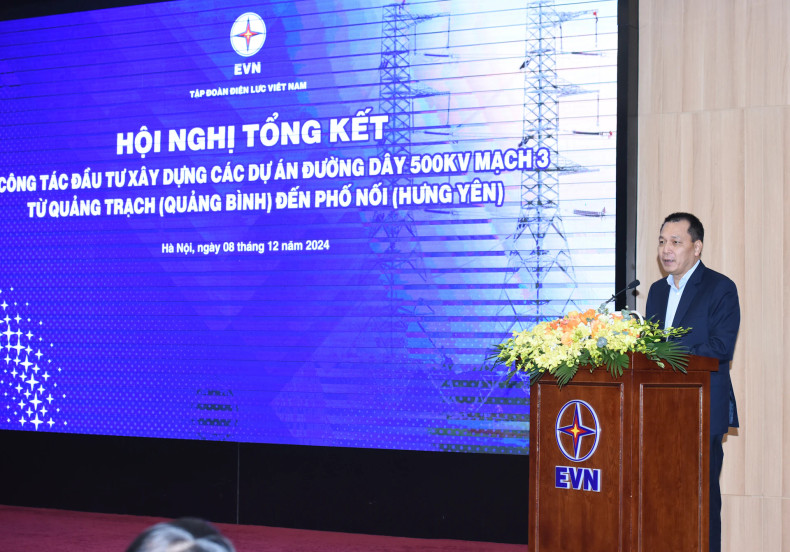 EVN董事会主席邓黄安在会上发表讲话。 EVN董事会主席邓黄安在会上发表讲话。