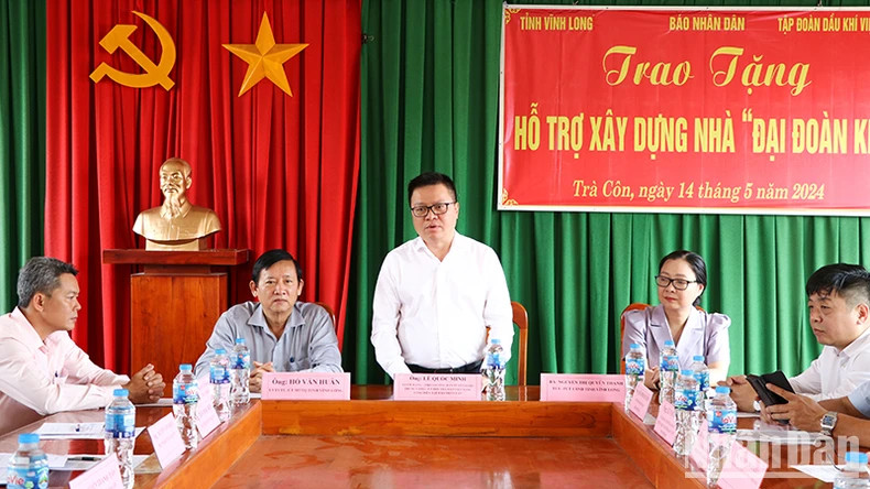 黎国明同志在仪式上发表讲话。 黎国明同志在仪式上发表讲话。