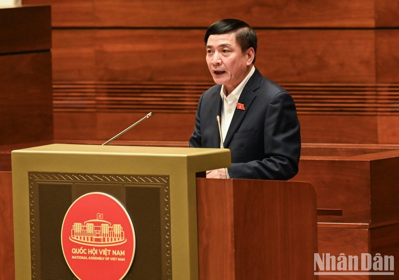 越南国会秘书长、国会办公室主任裴文强在会上致辞。 越南国会秘书长、国会办公室主任裴文强在会上致辞。