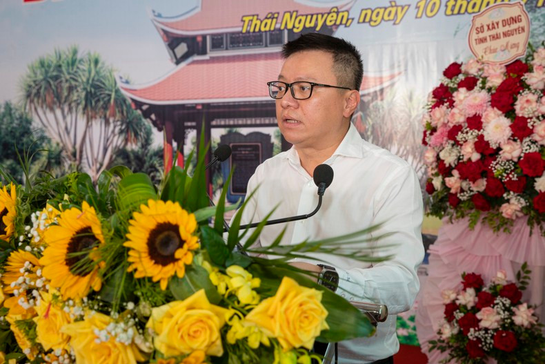 黎国明同志在仪式上发表讲话。 黎国明同志在仪式上发表讲话。