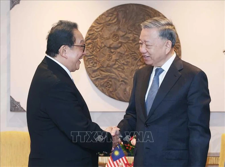 苏林总书记会见YTL集团主席丹斯里杨肃斌先生。