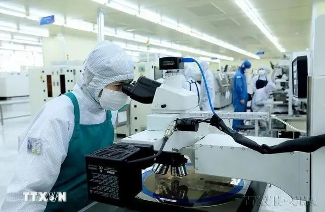 Hana Micron(越南)公司是一家韩国全资公司,专门加工制造用于手机和其他智能电子产品的集成电路板。 Hana Micron(越南)公司是一家韩国全资公司,专门加工制造用于手机和其他智能电子产品的集成电路板。