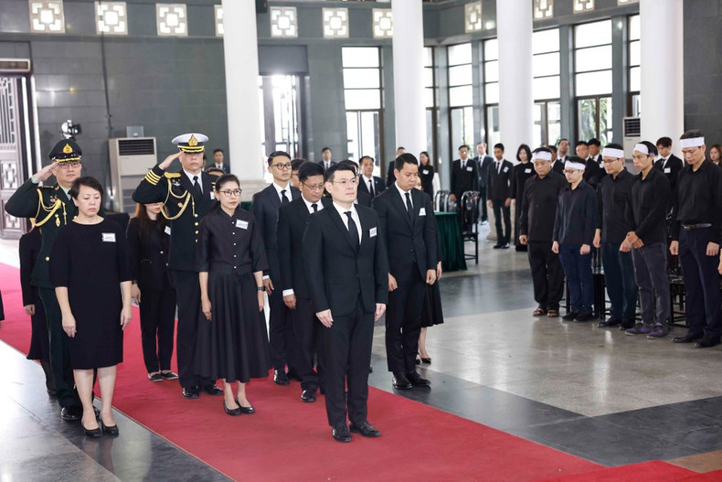 泰国代表团吊唁阮富仲总书记。 泰国代表团吊唁阮富仲总书记。