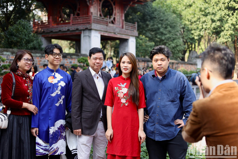 一家人在文庙-国子监合影留下纪念。 一家人在文庙-国子监合影留下纪念。