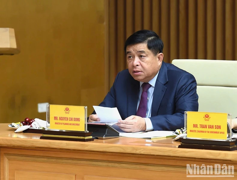 越南计划投资部部长阮志勇在会上发表讲话。 越南计划投资部部长阮志勇在会上发表讲话。