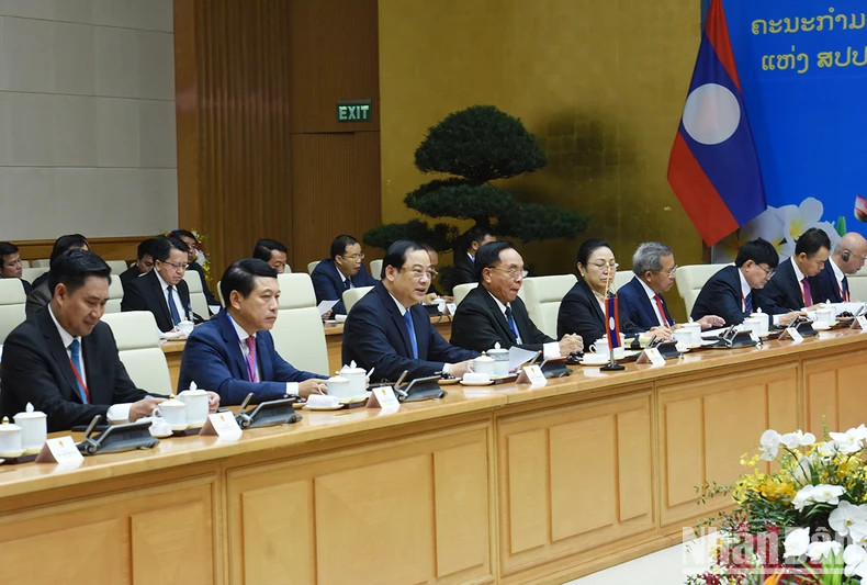 老挝政府总理宋赛·西潘敦等老挝代表出席会议。