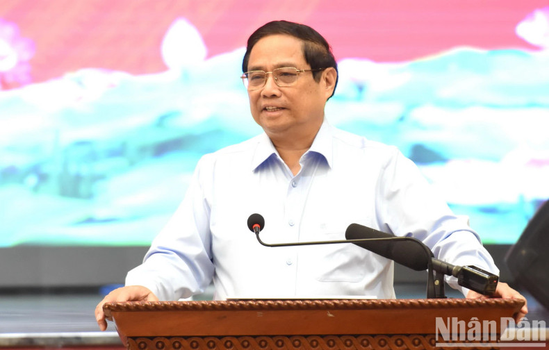 范明正总理在会上发表讲话。 范明正总理在会上发表讲话。