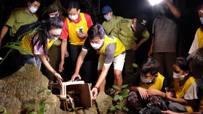 菊芳国家公园启动了“回家”旅游线路，为保护野生动物做出贡献。