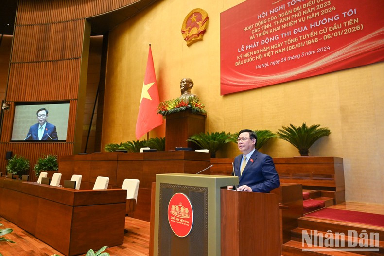 越南国会主席王廷惠在会上致闭幕词。 越南国会主席王廷惠在会上致闭幕词。