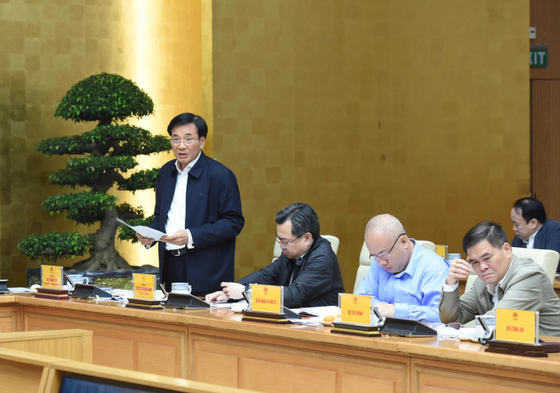 政府办公厅主任陈文山部长在会上发表讲话。