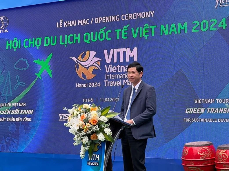 越南文化体育与旅游部副部长胡安峰在开幕式上发言。 越南文化体育与旅游部副部长胡安峰在开幕式上发言。