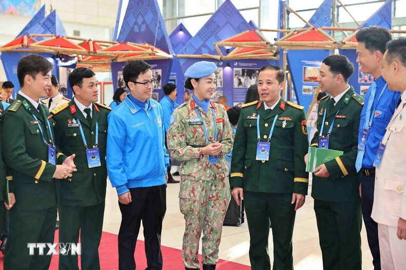 参加第九届越南青年联合会全国代表大会的各位代表。 参加第九届越南青年联合会全国代表大会的各位代表。