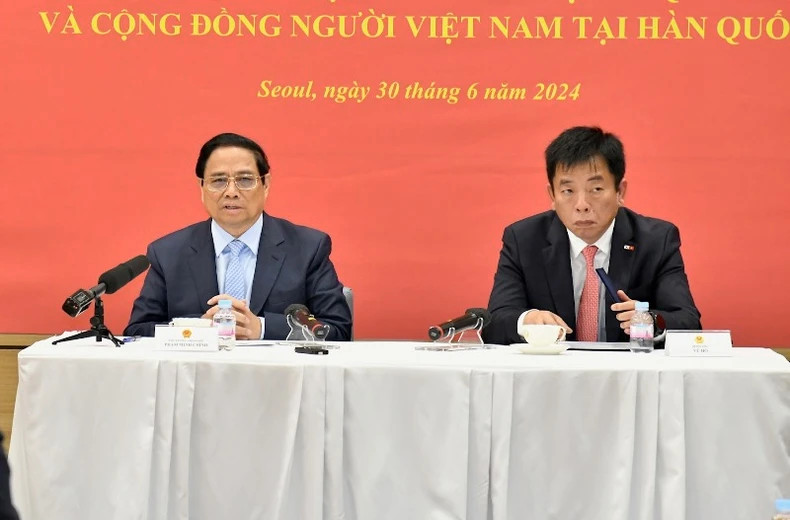 范明正总理在会上发表讲话。 范明正总理在会上发表讲话。