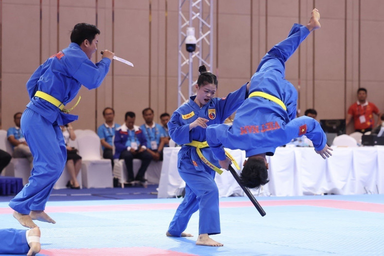 越南越武道队也以优异成绩摘下另一枚金牌。