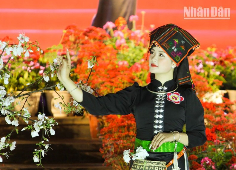 [Ảnh] Sôi động Lễ hội hoa ban thành phố Sơn La ảnh 18