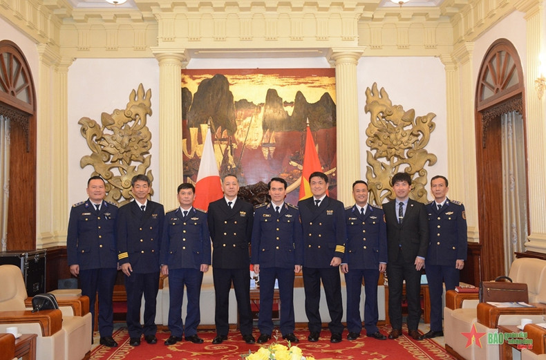 双方代表合影。 双方代表合影。