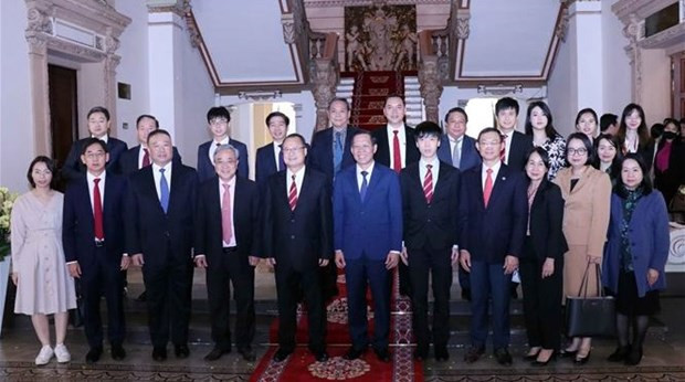 双方代表合影。 双方代表合影。