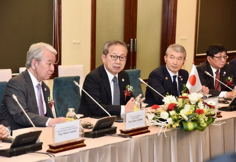 日本各经济组织代表。 日本各经济组织代表。