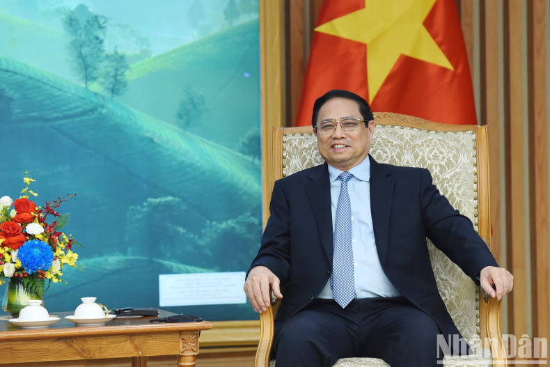 范明正总理在会见时发表讲话。 范明正总理在会见时发表讲话。