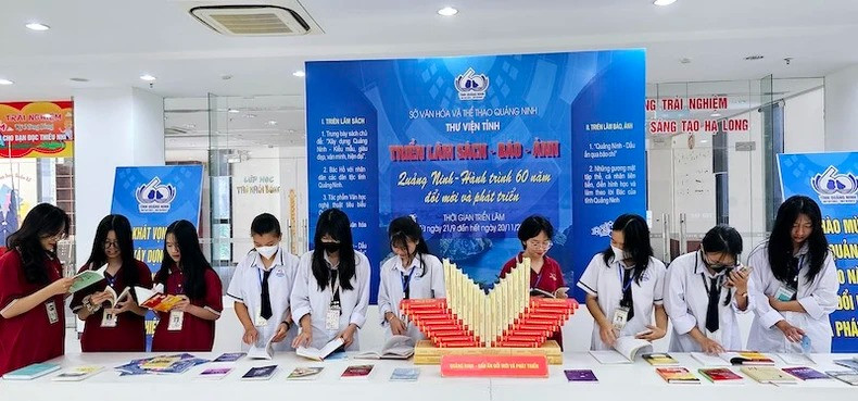 “ 广宁 ——60 年改革与发展 ” 书籍和图片展吸引很多年轻人前来参观了解。 “ 广宁 ——60 年改革与发展 ” 书籍和图片展吸引很多年轻人前来参观了解。