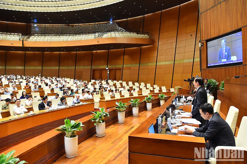 累计第十五届国会任期头两年参与询问的国会代表总数达到861人,这表明该活动是国会直接履行监督权非常有效的形式。 累计第十五届国会任期头两年参与询问的国会代表总数达到861人,这表明该活动是国会直接履行监督权非常有效的形式。