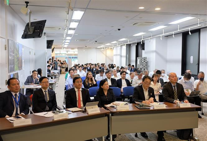 与会代表。 与会代表。
