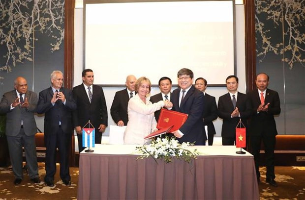 签字仪式。 签字仪式。