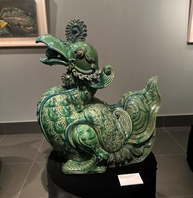 展会上展示的刻瓷作品。