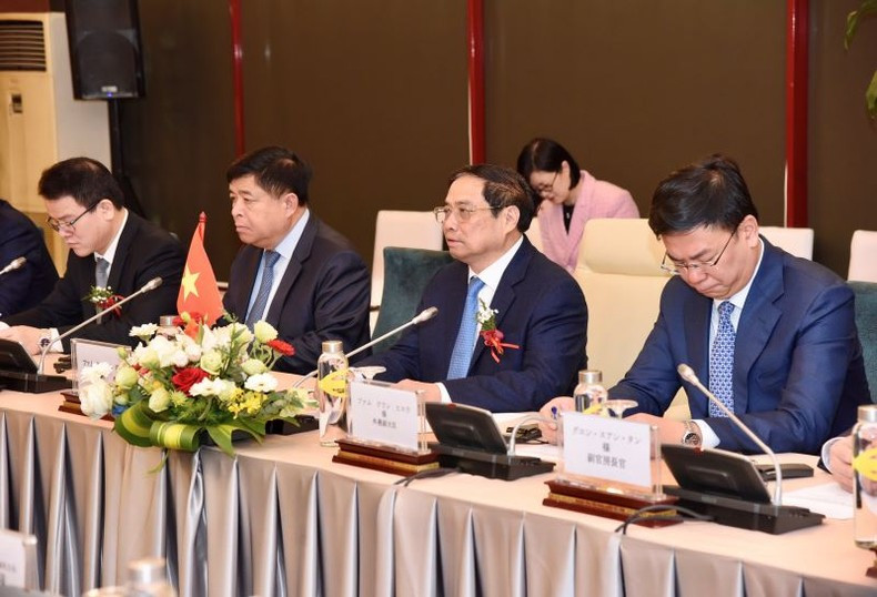 范明正总理在会上发表讲话。 范明正总理在会上发表讲话。