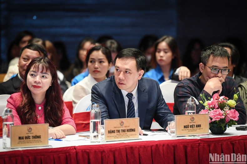 与会代表。 与会代表。