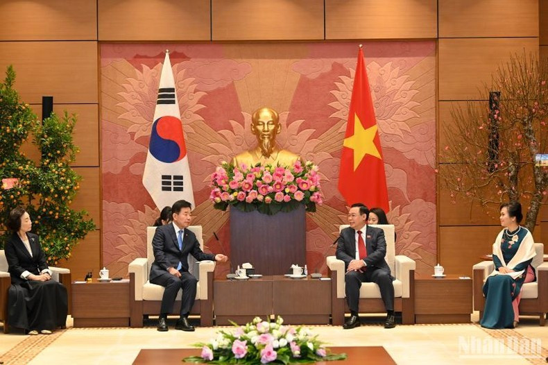 越南国会主席王廷惠举行仪式欢迎韩国国会议长金振杓并同其会谈【组图】 ảnh 7 越南国会主席王廷惠举行仪式欢迎韩国国会议长金振杓并同其会谈【组图】 ảnh 7