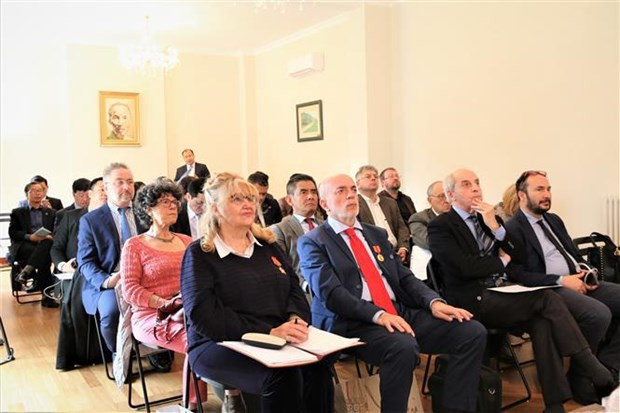 与会代表。 与会代表。