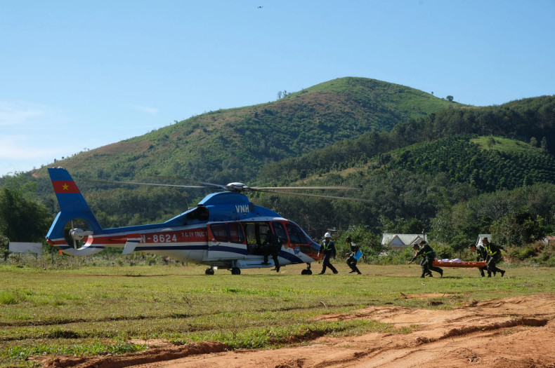 三国军队开展演习活动。 三国军队开展演习活动。