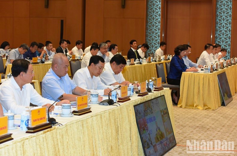 出席会议代表。