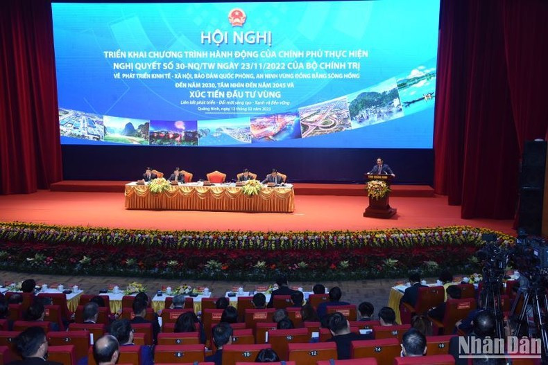 范明正总理在会上发表指导性讲话。