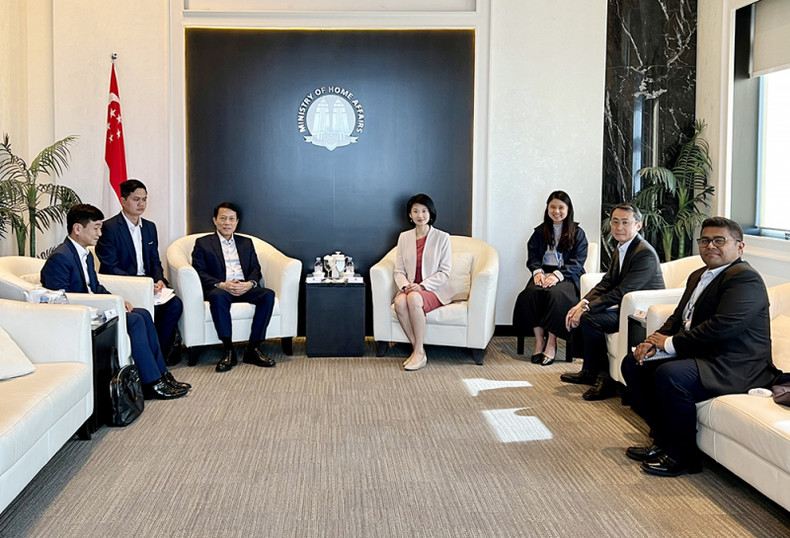 梁三光副部长会见新加坡内务部国务卿孙雪玲。 梁三光副部长会见新加坡内务部国务卿孙雪玲。
