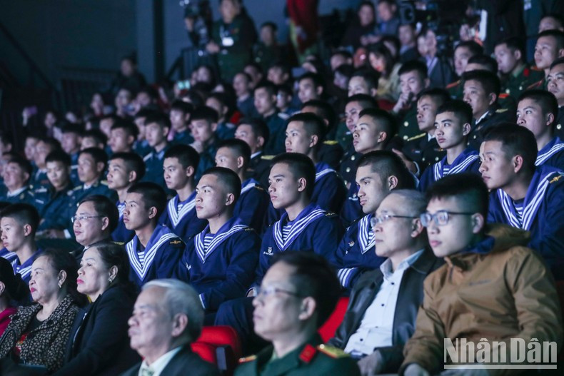 在场观众。 在场观众。