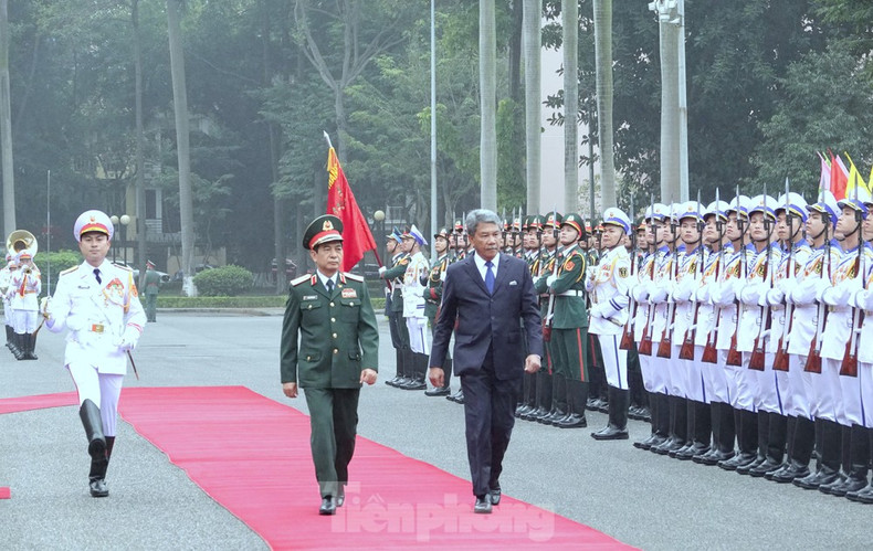 欢迎仪式。(图片来源:前锋报) 欢迎仪式。(图片来源:前锋报)