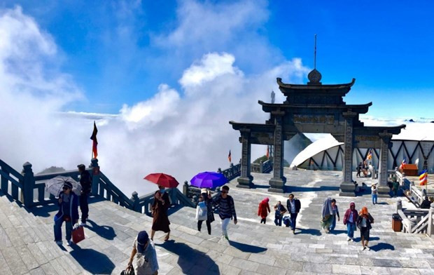 沙坝接待游客量约达4.2万人次,是去年同期的2.7倍。 沙坝接待游客量约达4.2万人次,是去年同期的2.7倍。