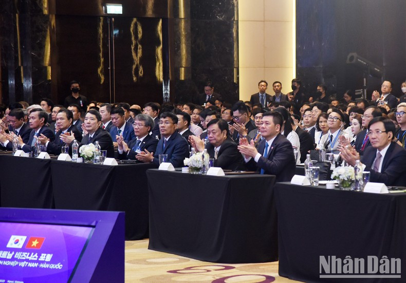 越南政府各部委行业代表出席论坛。 越南政府各部委行业代表出席论坛。