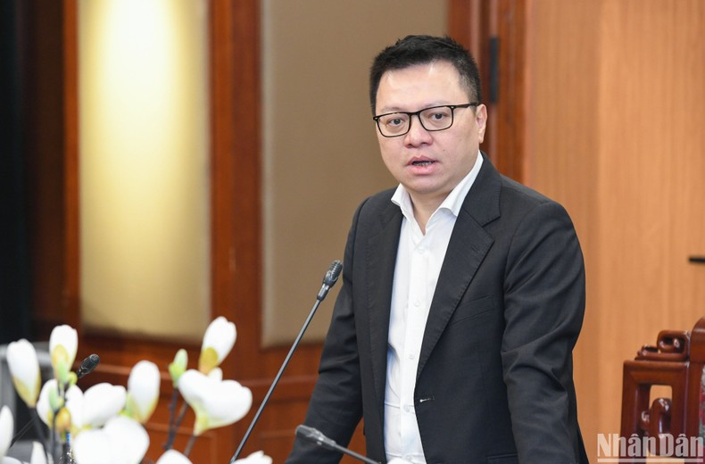 黎国明同志代表《人民报》编辑部、工作人员、记者和编辑员祝反腐败和经济犯罪调查警察局干部战士们新年身体健康,繁荣昌盛。 黎国明同志代表《人民报》编辑部、工作人员、记者和编辑员祝反腐败和经济犯罪调查警察局干部战士们新年身体健康,繁荣昌盛。