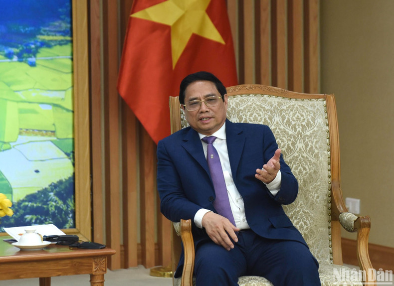 范明正总理在会见中发表讲话。