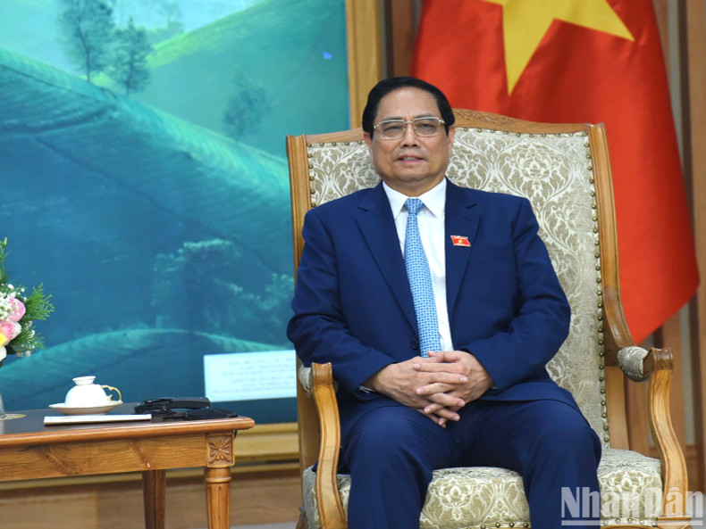 范明正总理在会见中发表讲话。