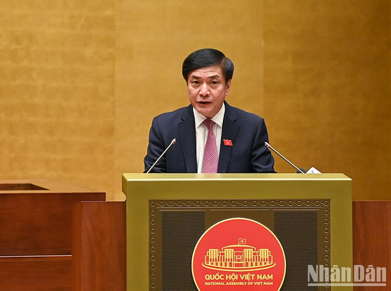 国会秘书长、国会办公厅主任裴文强发表讲话。 国会秘书长、国会办公厅主任裴文强发表讲话。