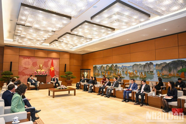 会见场景。 会见场景。