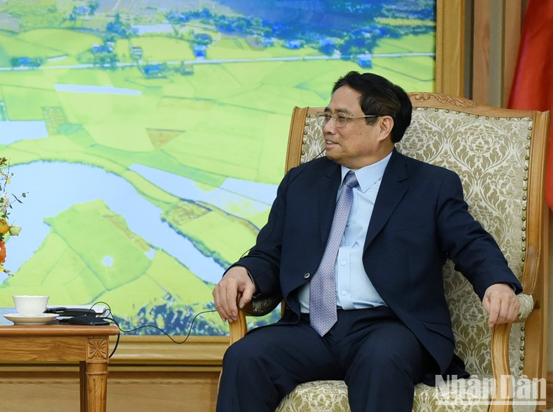 范明正总理发表讲话。 范明正总理发表讲话。