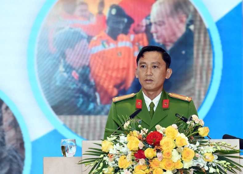 阮志诚中校发言。